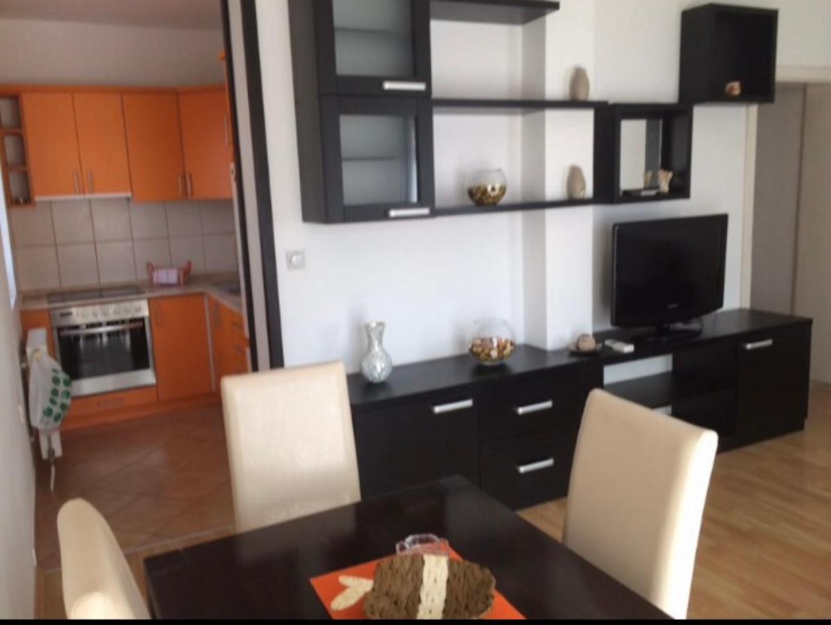 Apartman Nada ビイェリナ エクステリア 写真